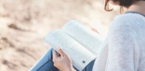 كيف تبني عادة القراءة بنصف ساعة يومياً