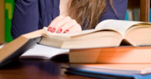 كيف تبني عادة القراءة بنصف ساعة يومياً