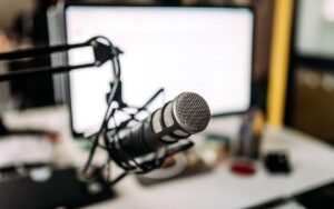 اكسب الدنيا ولا تخسر الآخرة